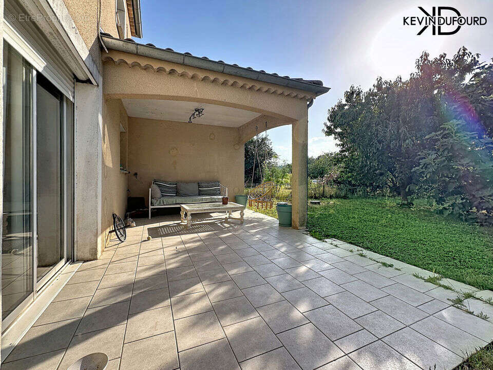 Maison 80 m² à Chassiers  - photo 2