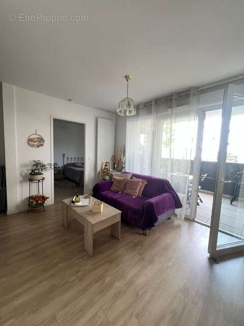 Appartement tyoe 2 vendu loué avec un balcon et parking - photo 2