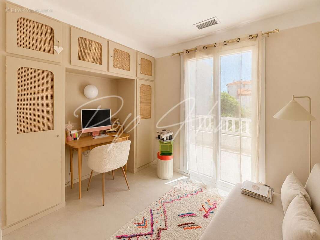 Bureau ? 1er étage maison principale - Maison à ANGLET