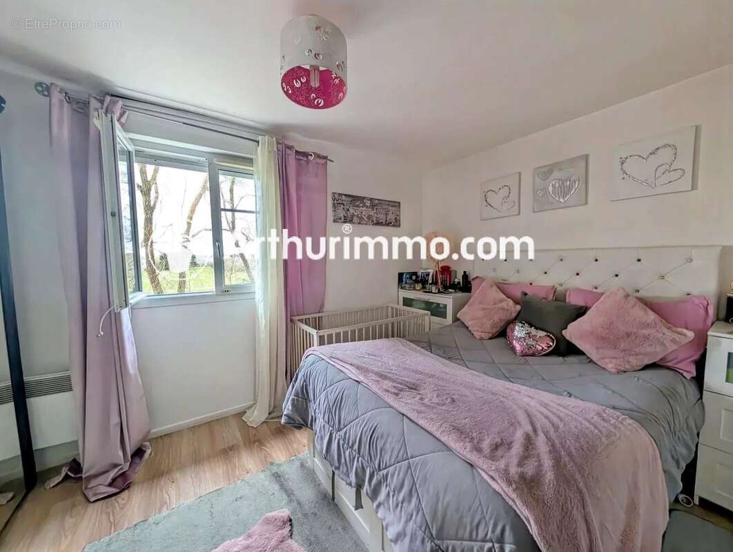 Maison à SAVIGNY-LE-TEMPLE