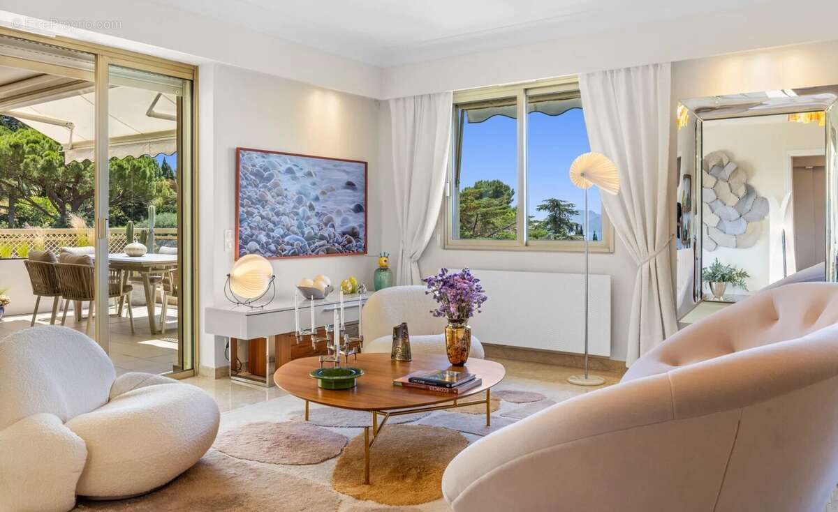 Appartement à LE CANNET