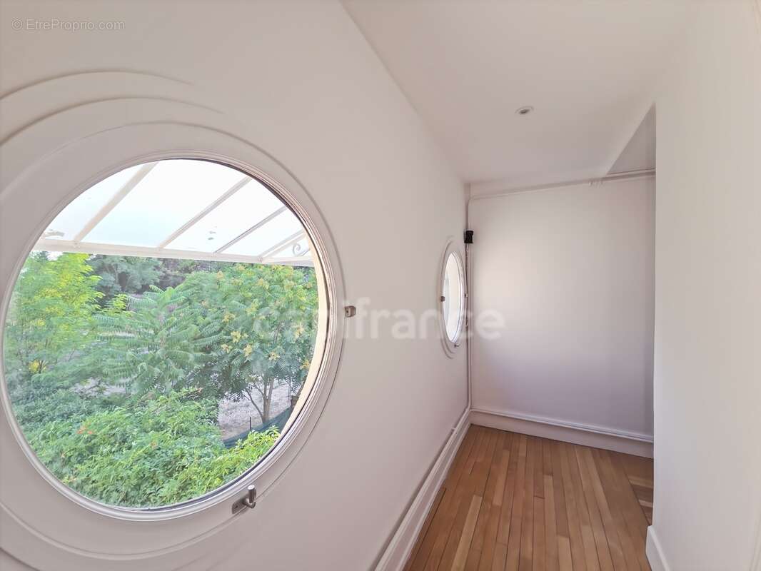 Appartement avec terrasse et parking sécurisé - photo 17