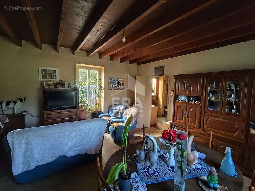 Maison à AVAILLES-LIMOUZINE
