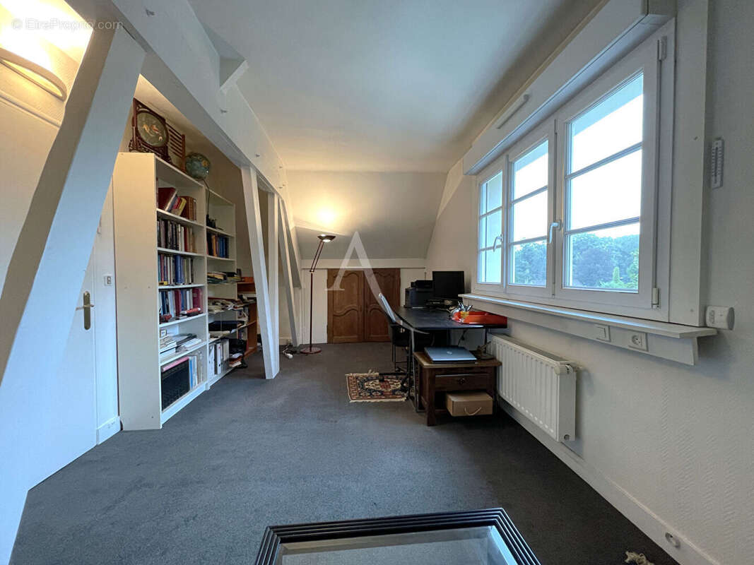 Maison à OZOIR-LA-FERRIERE