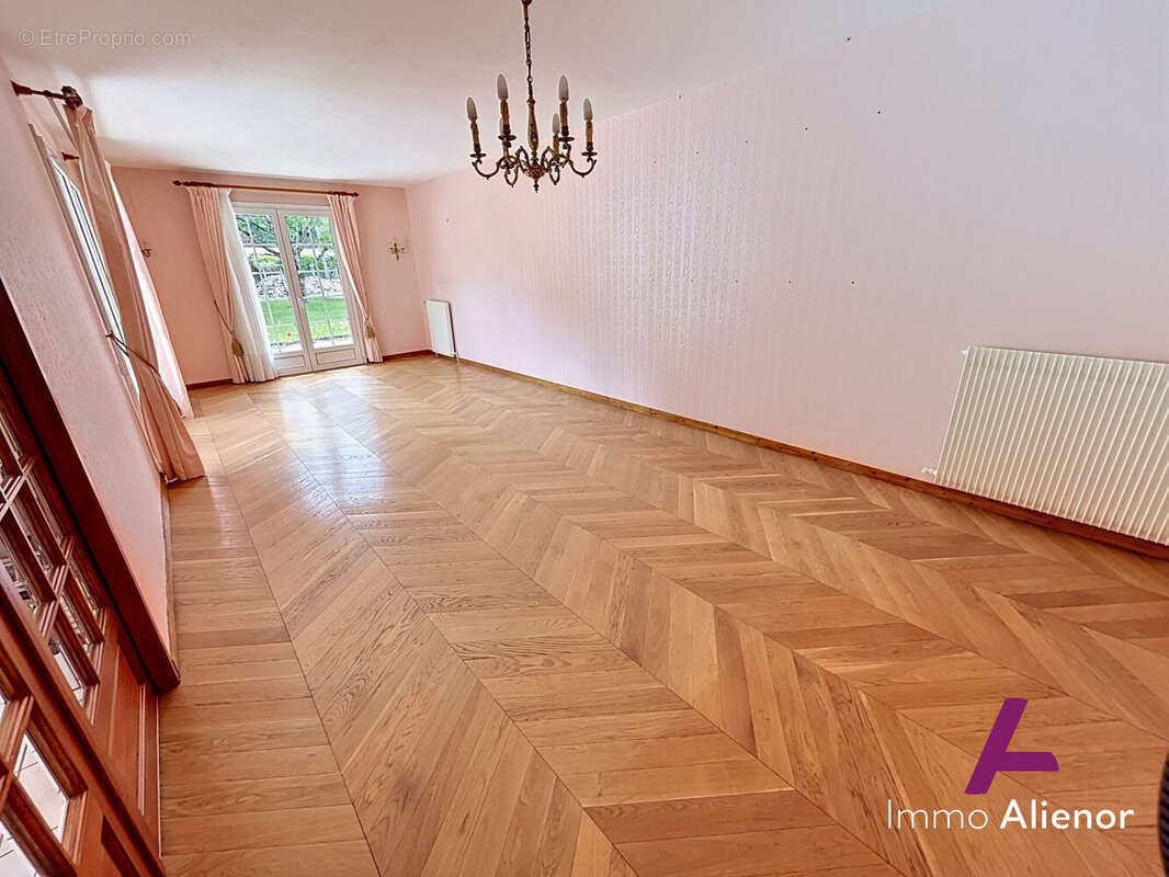 Maison 164 m² à Belin-Beliet  - photo 8