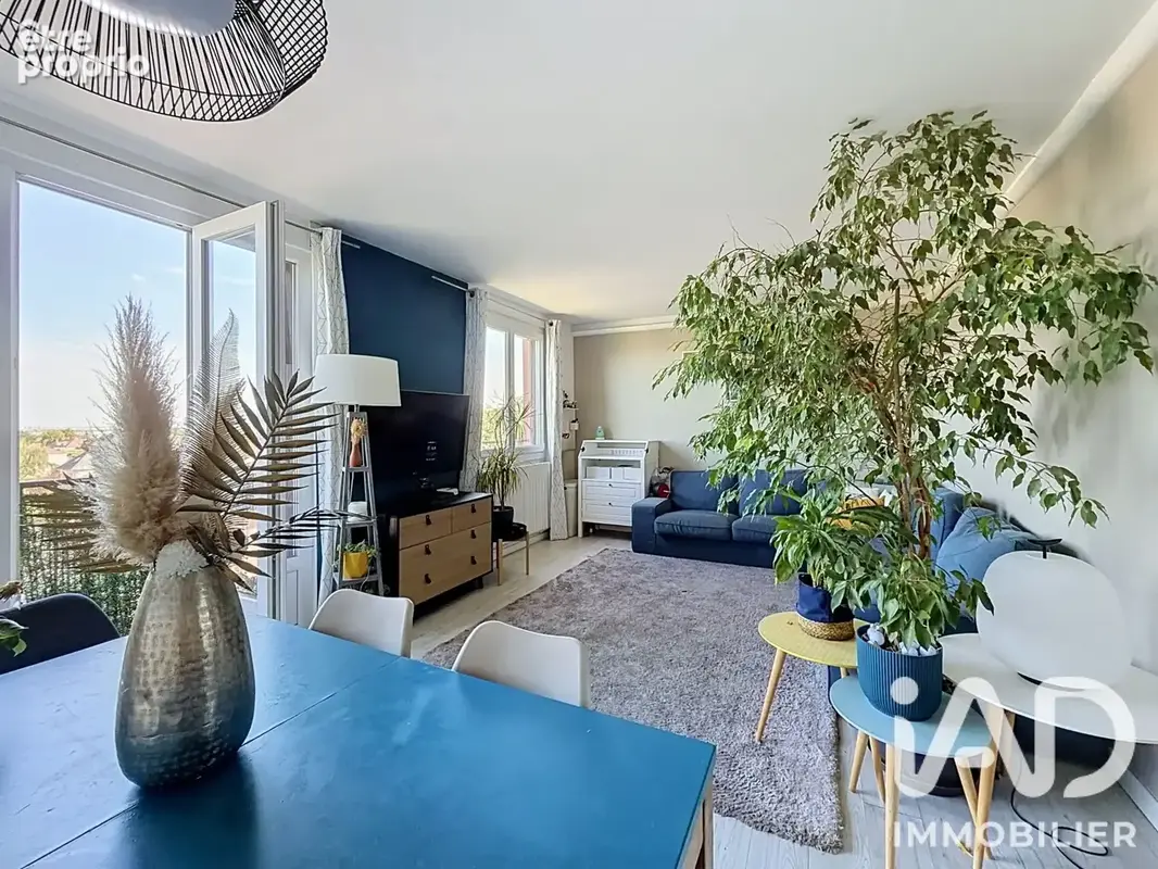 Photo 1 - Appartement à LE MESNIL-LE-ROI