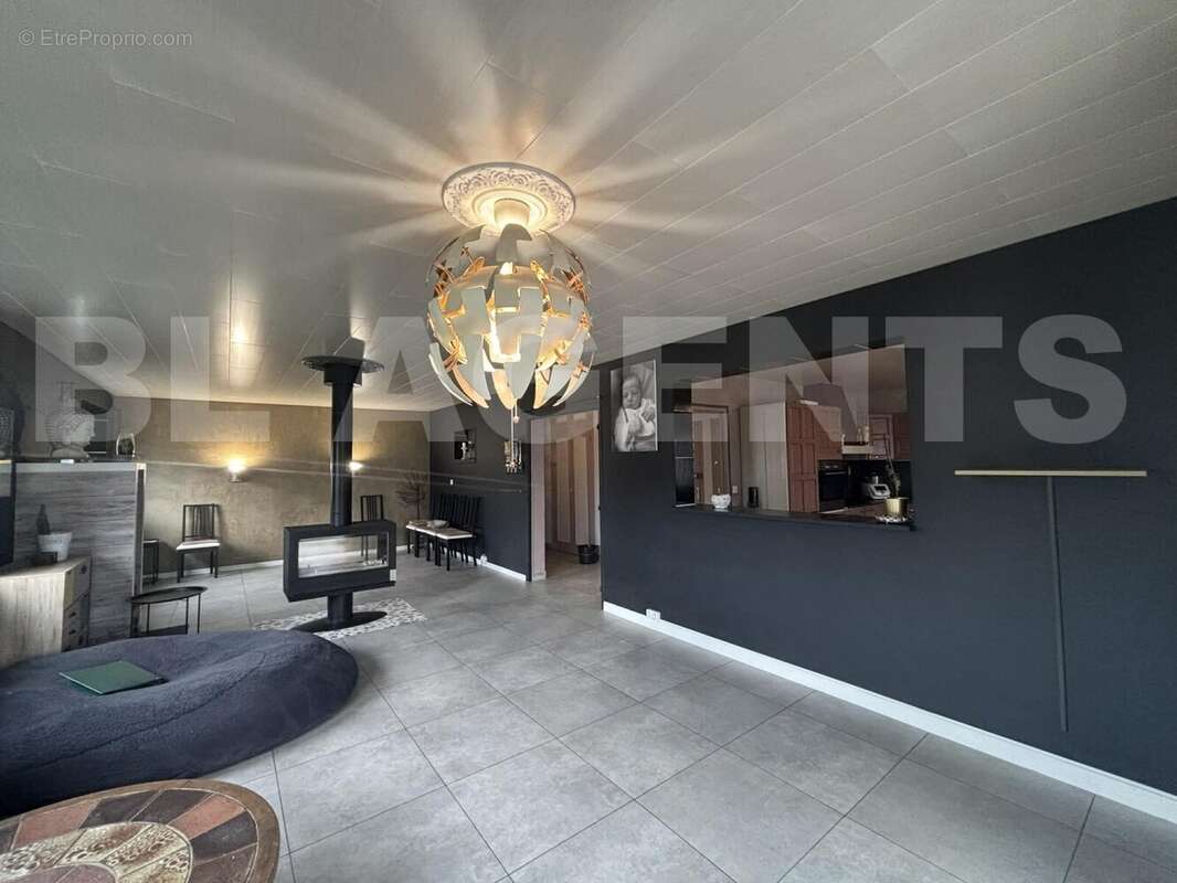 35e20e1e-811d-4483-975d-4650d8b13934 - Maison à POURU-SAINT-REMY