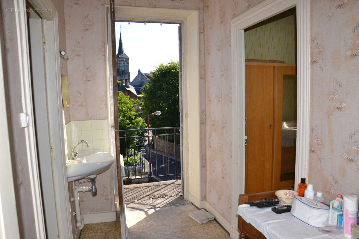 Maison à SAINT-SAUVES-D&#039;AUVERGNE