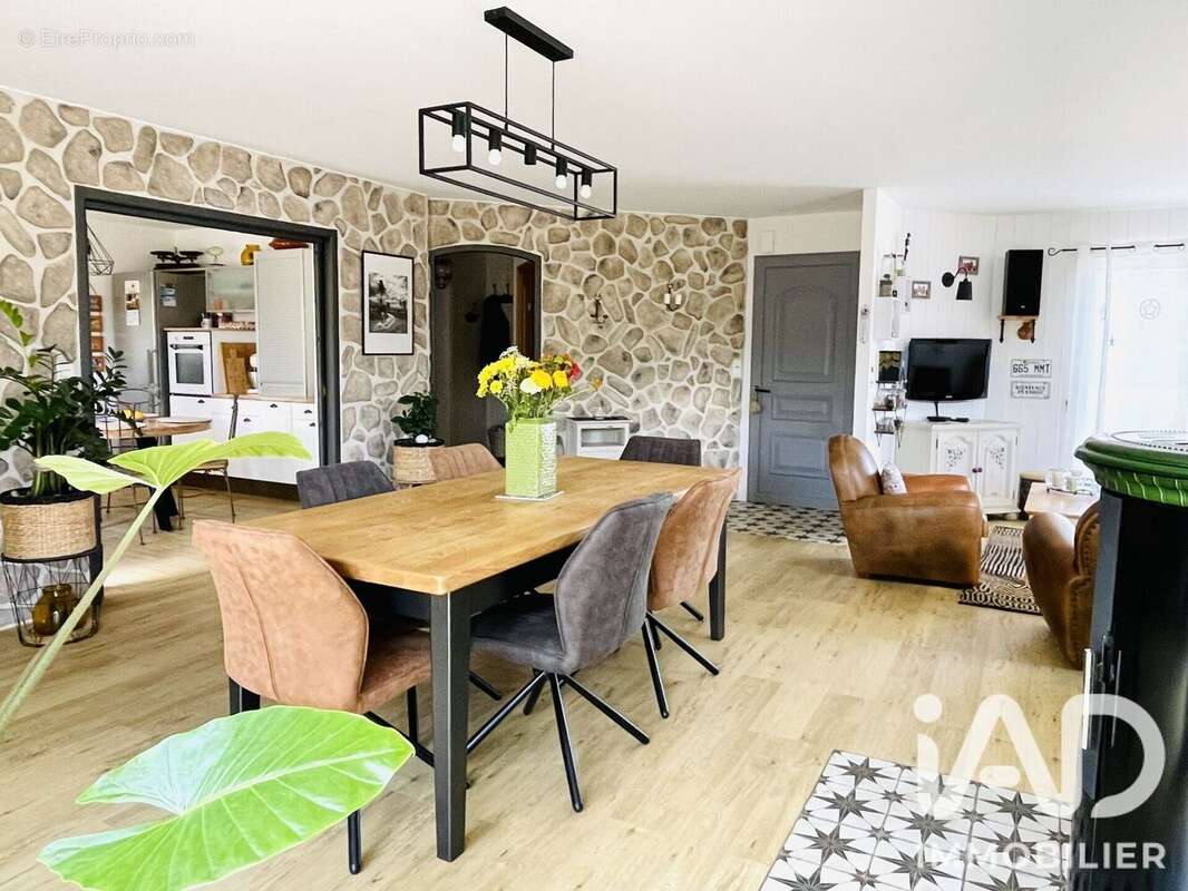 Maison 129 m² à Somloire  - photo 9