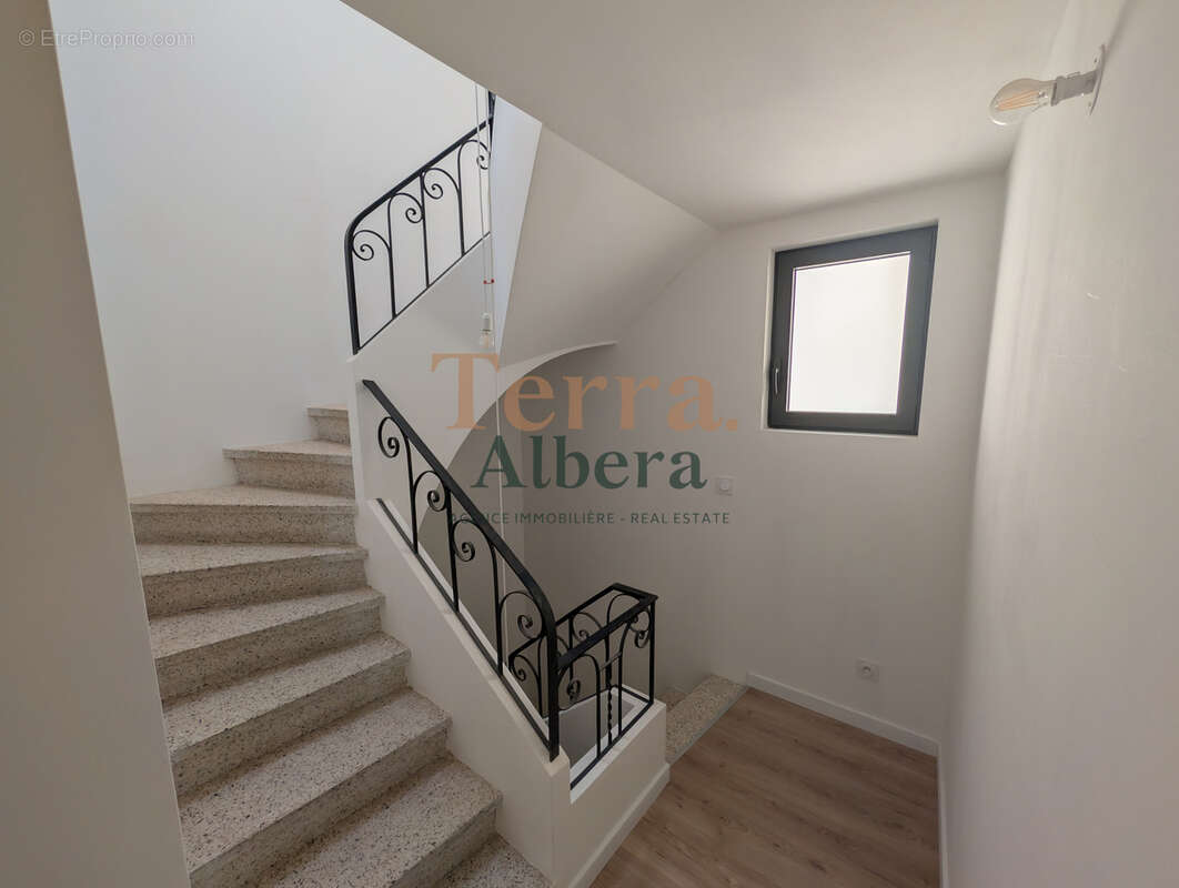 Laroque des Albères - Belle maison de ville refaite de beaux matériaux - photo 3
