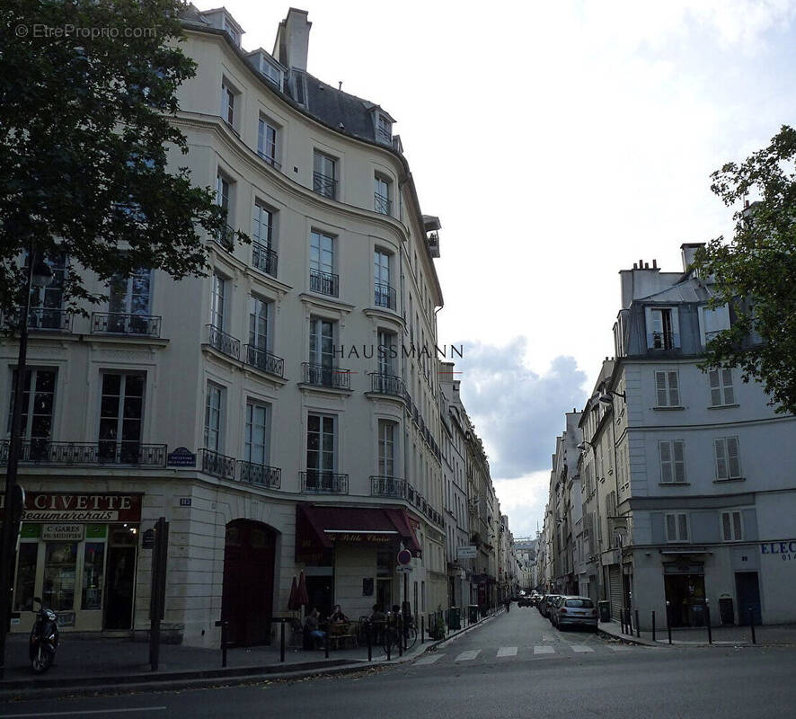 Appartement à PARIS-3E