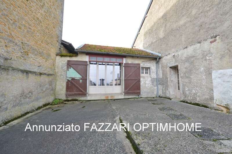 Maison à MONT-DEVANT-SASSEY