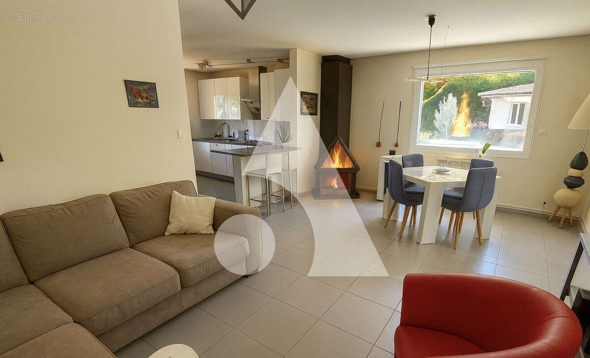 Maison à COLLONGES-AU-MONT-D&#039;OR