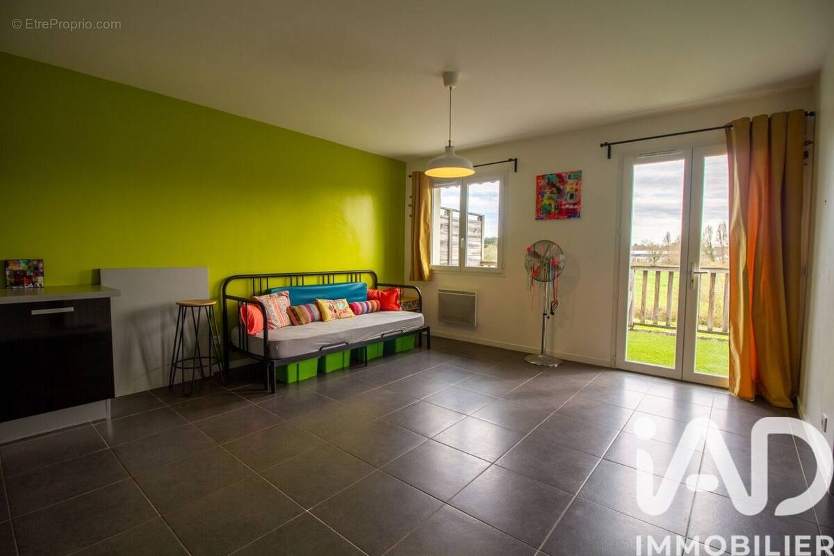 Photo 1 - Appartement à SAINT-JULIEN-EN-BORN