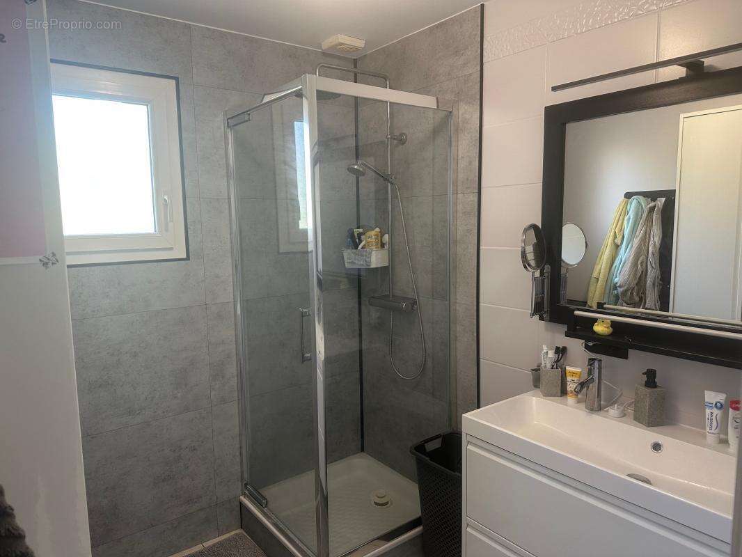 Maison à SAINT-MACAIRE-EN-MAUGES