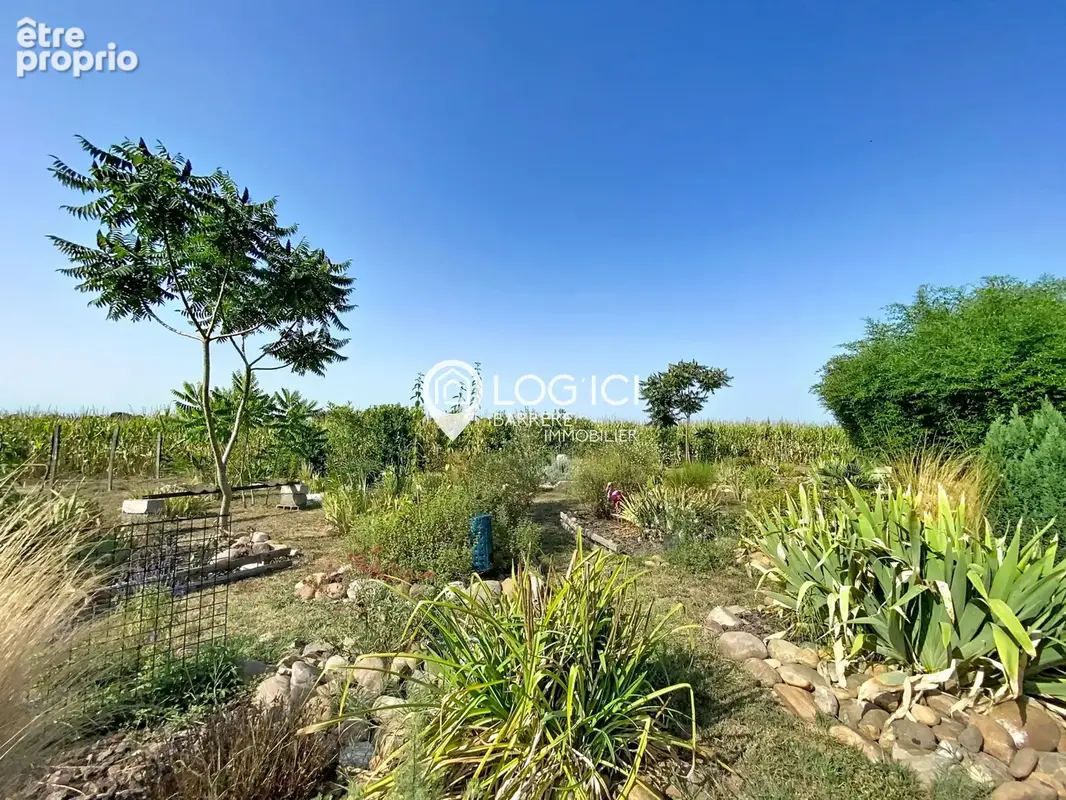À quelques minutes de Morlaàs   Ensemble immobilier de caractère avec grange entièrement rénovée - photo 17