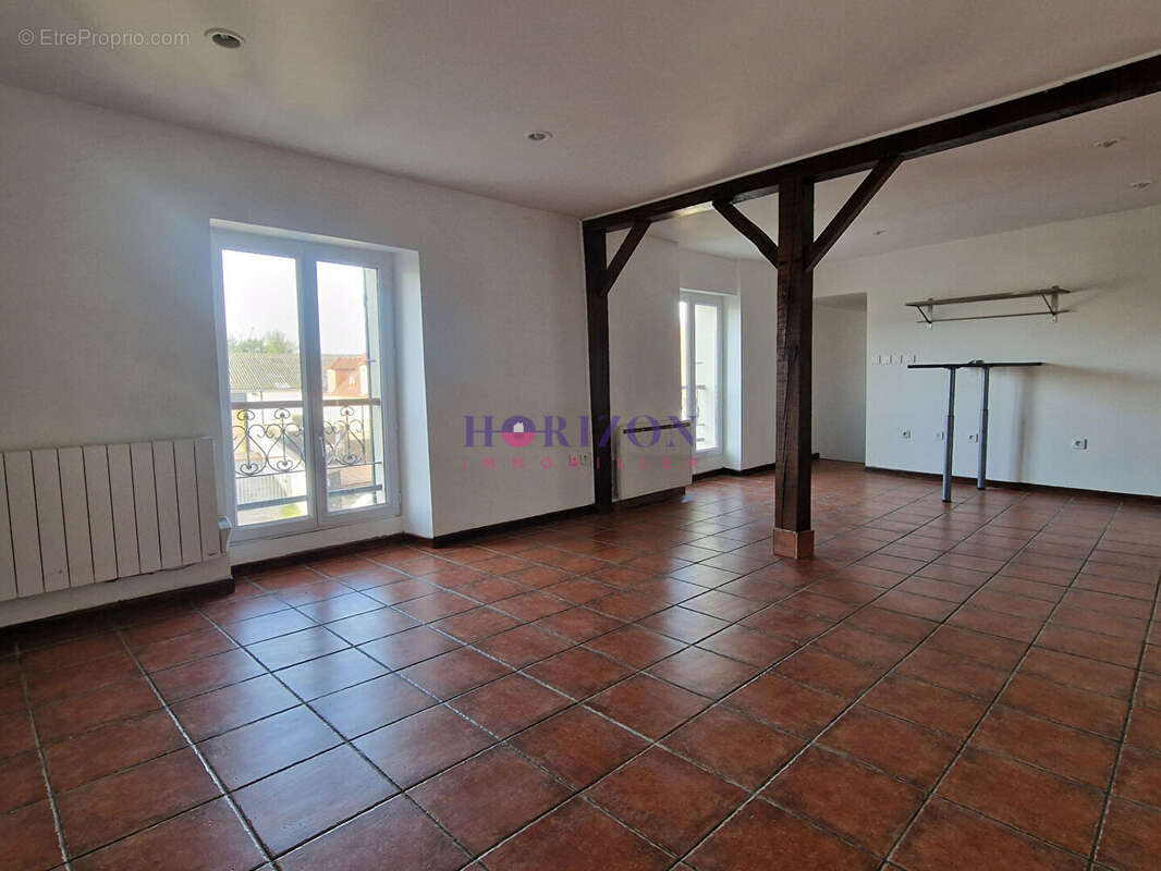 Appartement à LA CHAPELLE-EN-SERVAL