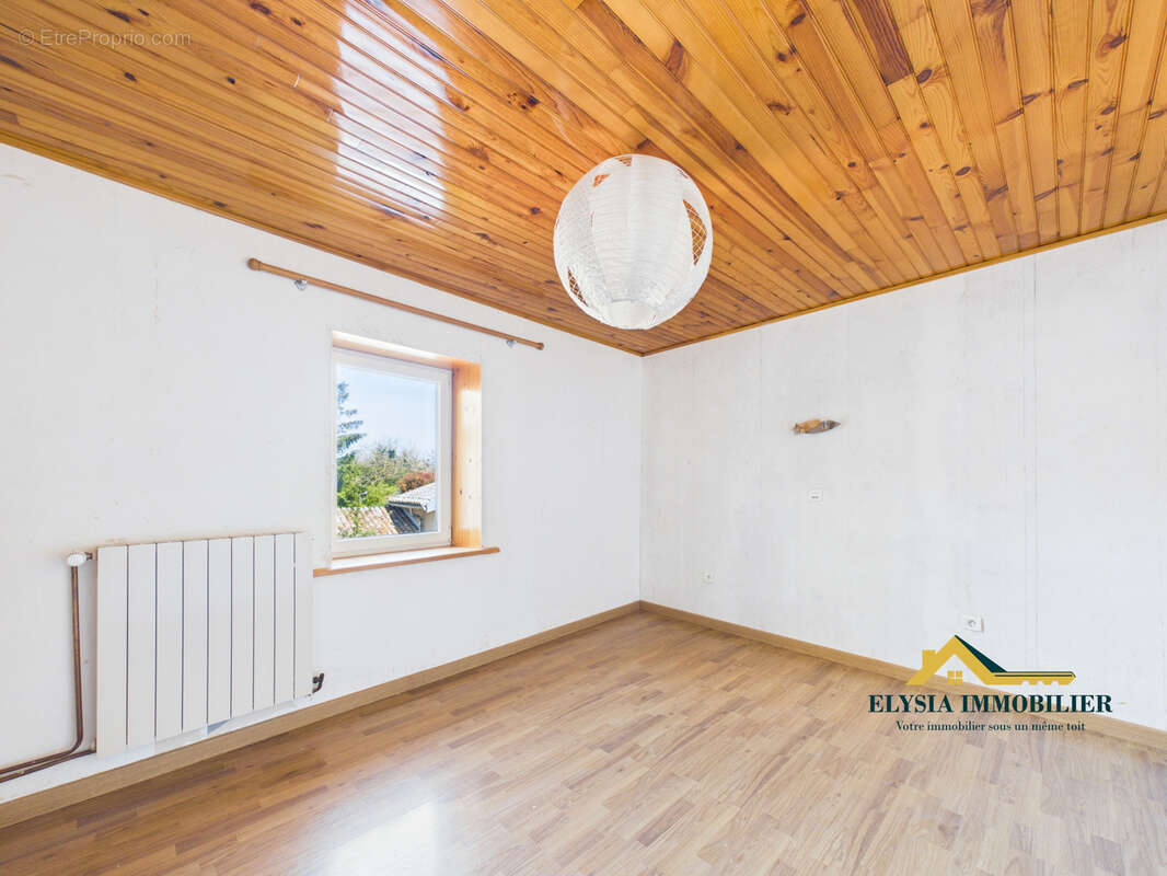 Maison à COLOMBEY-LES-BELLES