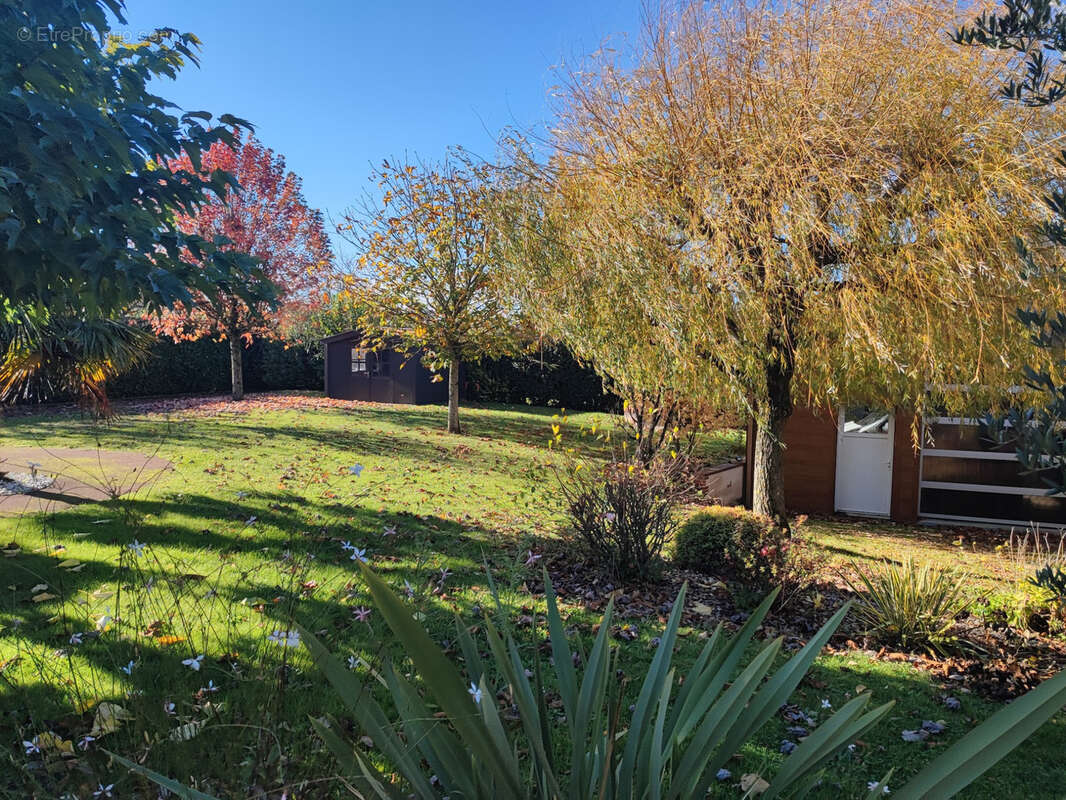 Maison à MESNARD-LA-BAROTIERE