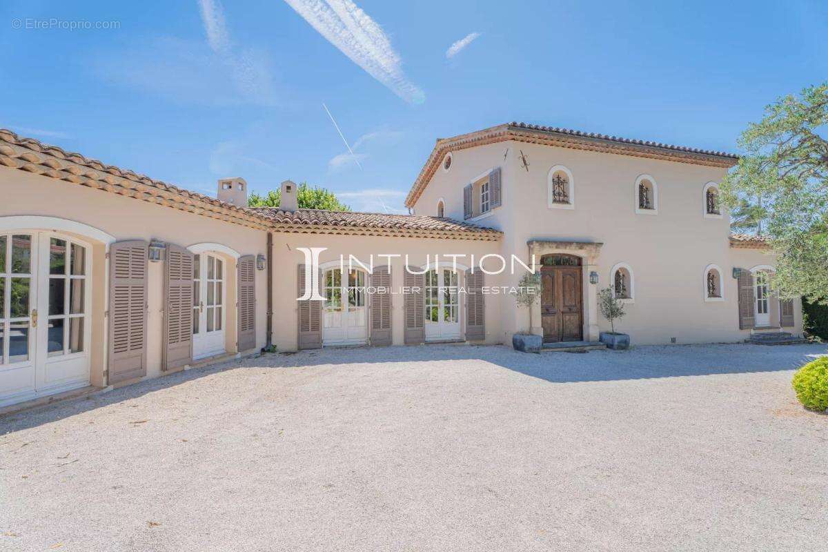 Mougins - Les Colles : Propriété de prestige avec vue panoramique sur le village - photo 39