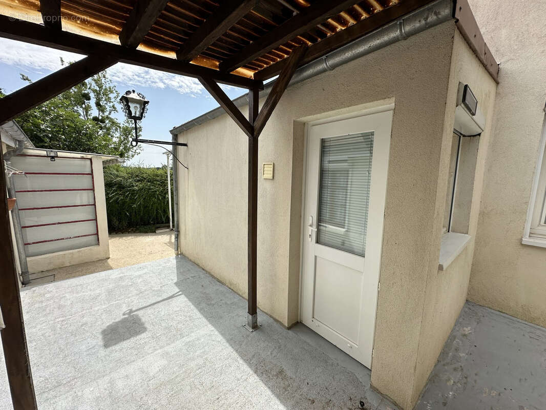 Superbe propriété Type 8 dépendances de 200 m2 sur 4100 m2 de terrain - photo 19