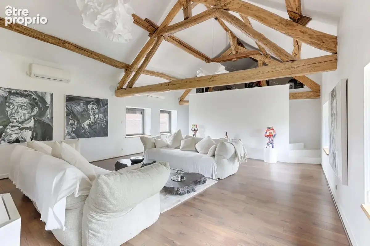 Corps de ferme rénové – 532 m² – 3 dépendances aménagées – Piscine - photo 12