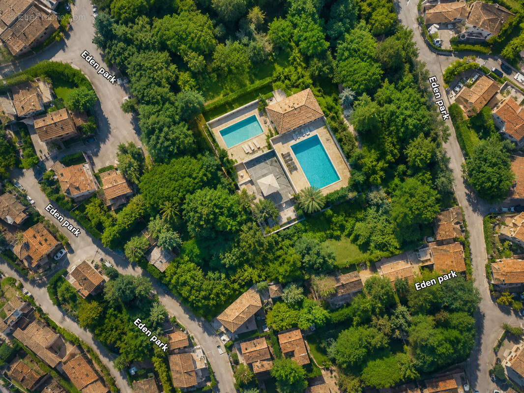 Hameau du camp du castellet (var) 200 m2 + habitat residentiel de plain pied - t3 - domaine securise - photo 2