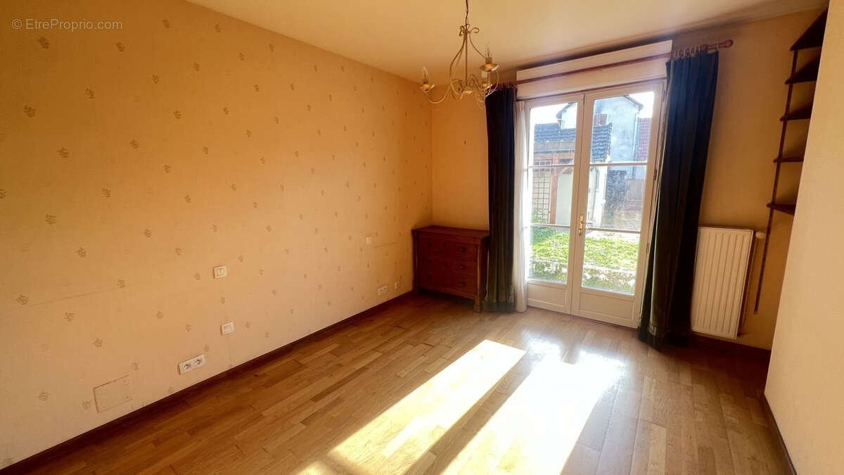 Maison à LA FERTE-ALAIS