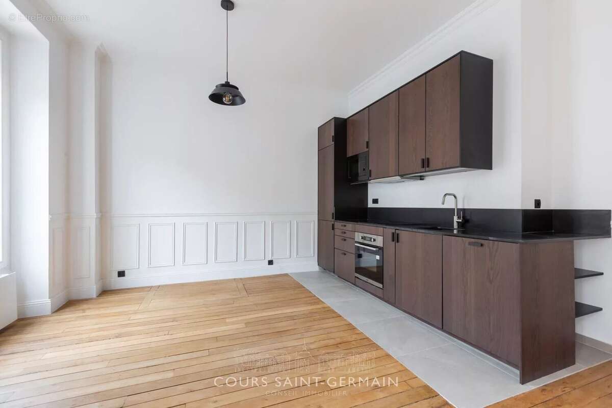 Appartement à PARIS-7E
