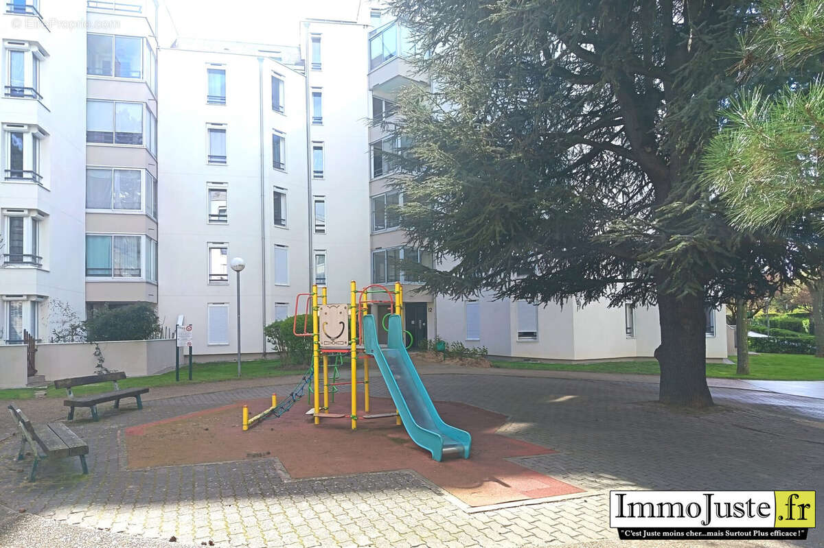 Appartement à MONTIGNY-LE-BRETONNEUX