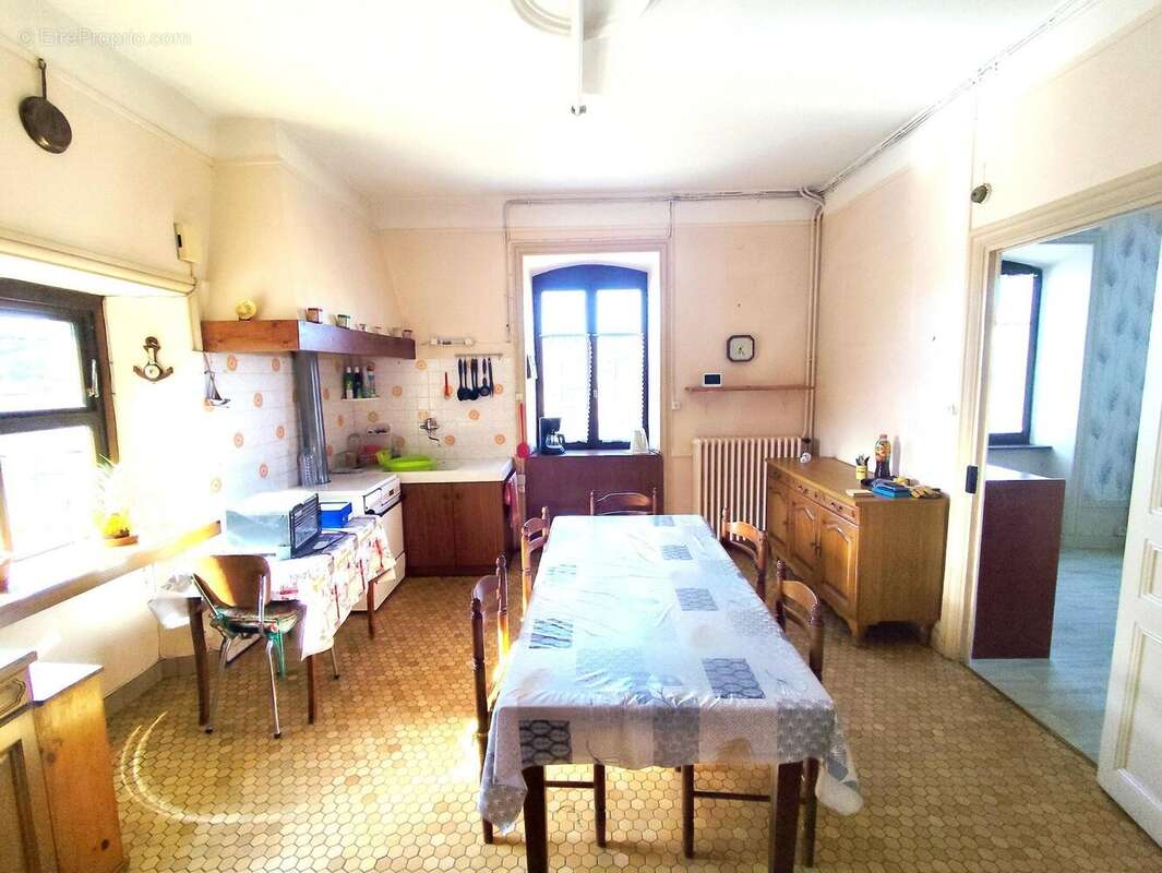 Maison 153 m² à Vernassal  - photo 4