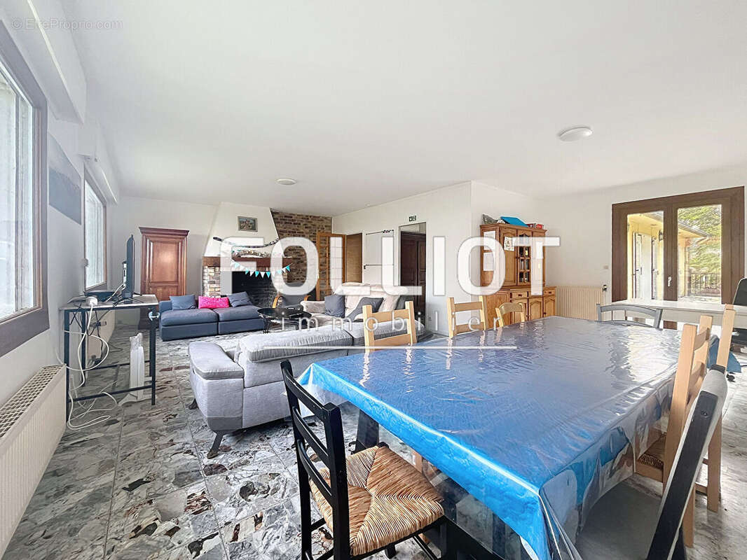 ACHAT / VENTE Bord de mer, maison, de 205 m² de 10 pièces, 7 chambres, beau terrain - photo 4