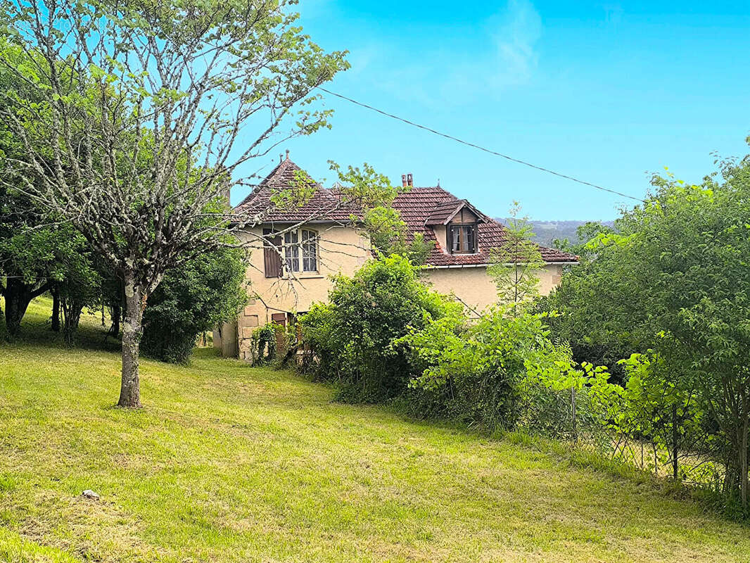 Propriété de 3,2 hectares avec deux maisons - photo 2