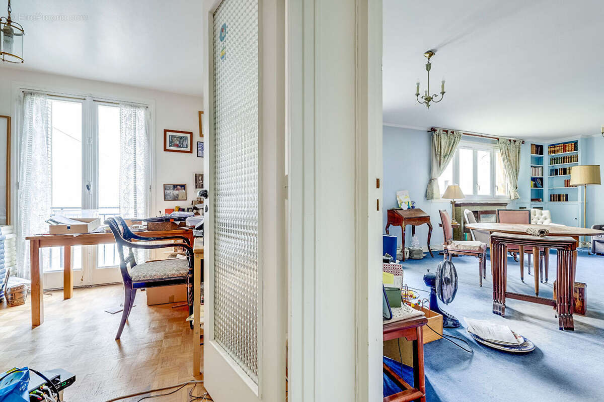 Appartement à PARIS-14E