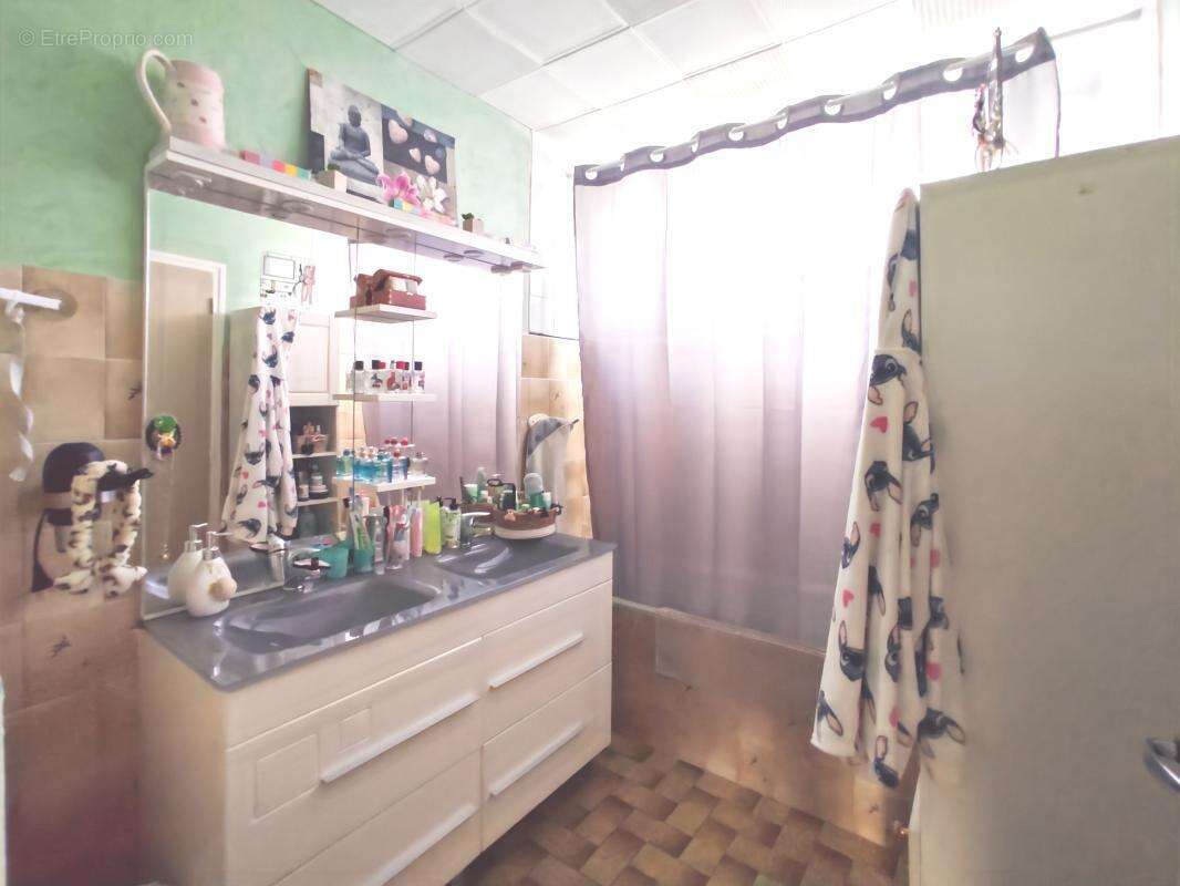 Maison à SAINT-LEON-SUR-L'ISLE