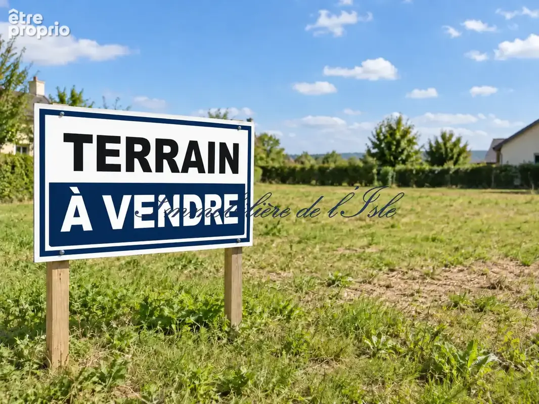 Photo Terrain à Saint-Leon-Sur-L'isle au prix de 34 000€