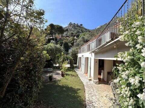 Maison à EZE