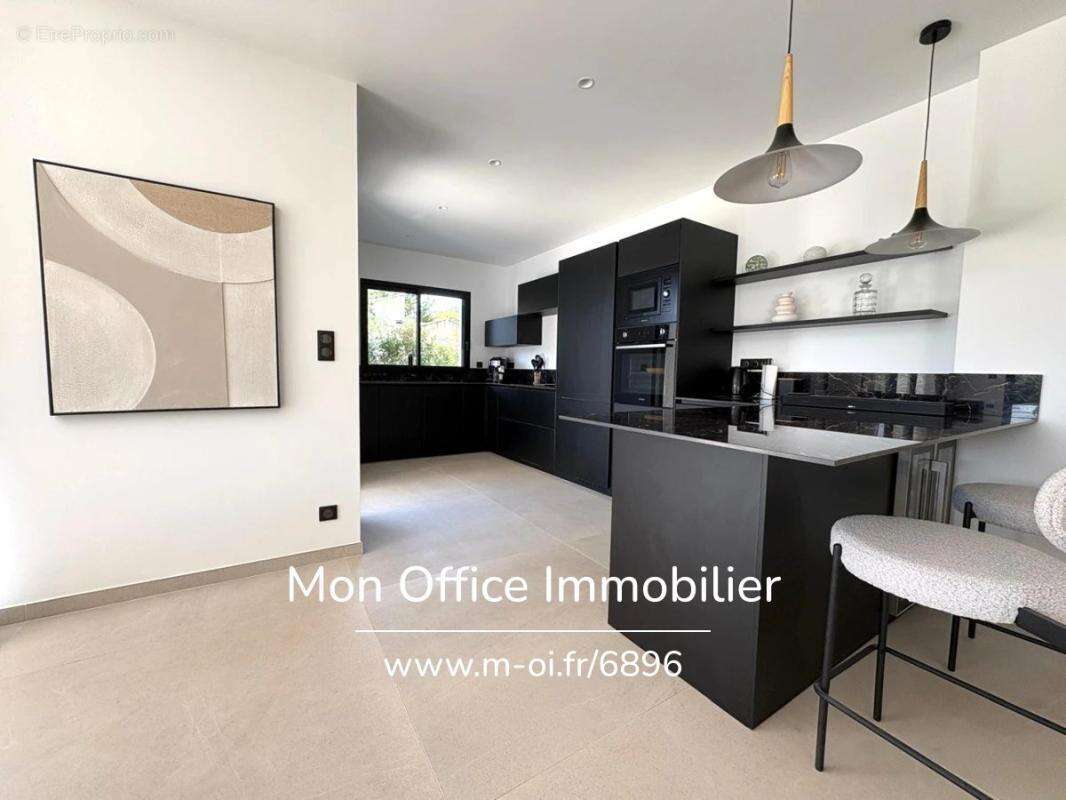 Maison à VENTABREN