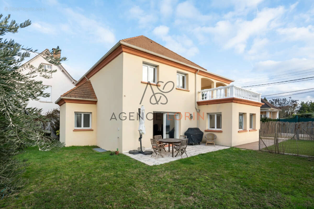 Maison à CARRIERES-SUR-SEINE