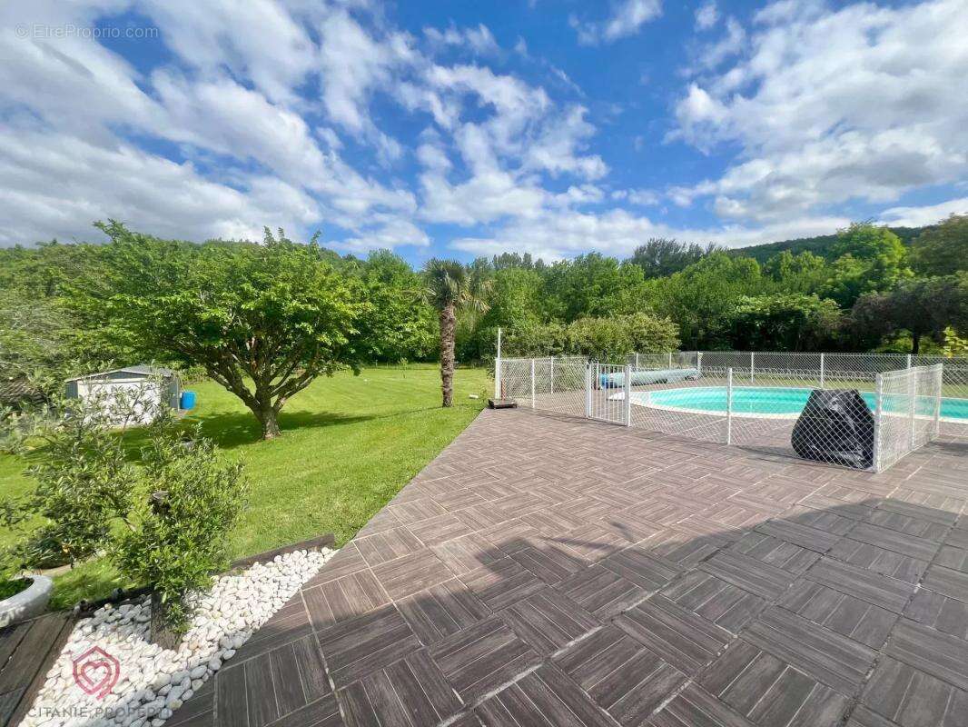 Maison à MONTBRUN-BOCAGE