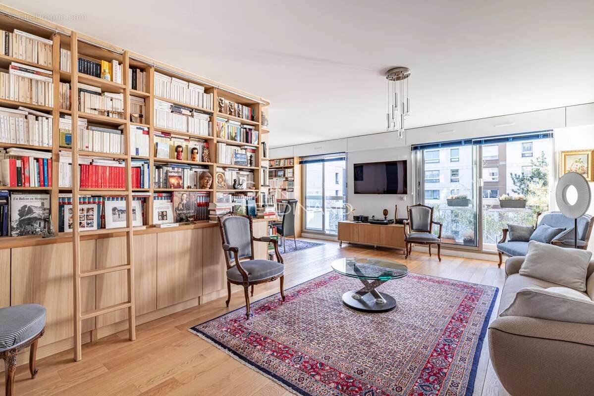 Appartement à PARIS-15E