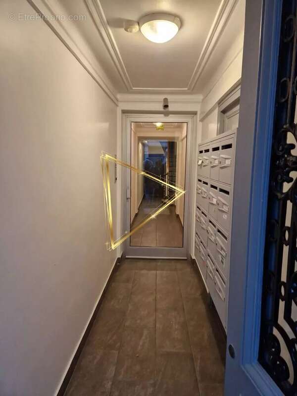 Appartement à PARIS-17E