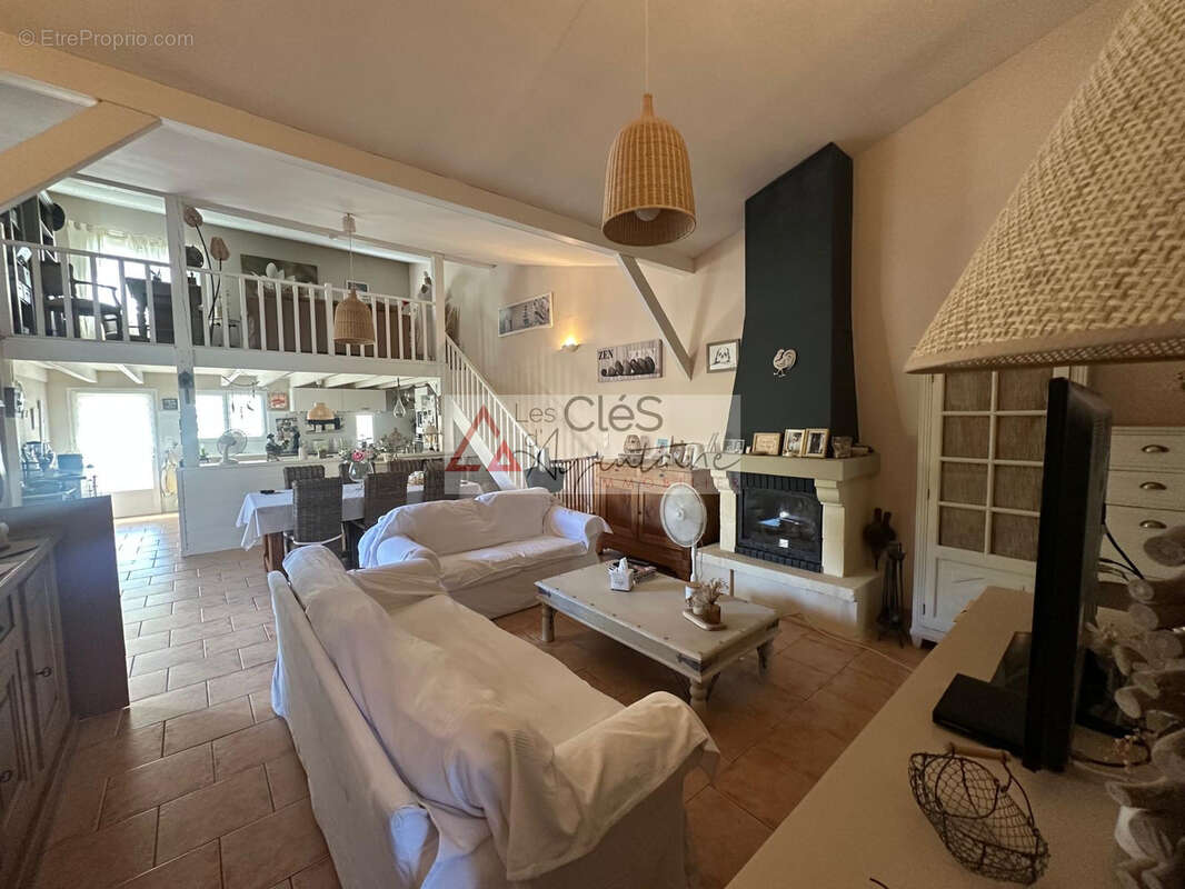 Maison en pierre de caractère   148 m2   Piscine   Jardin   Lestiac sur Garonne - photo 3