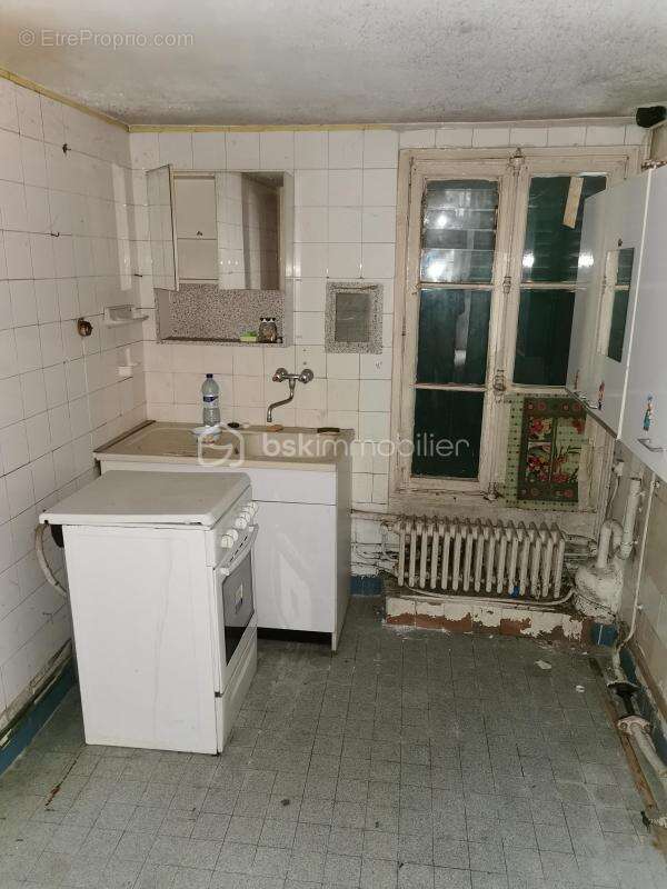 Maison à rénover ! Beau potentiel - photo 6