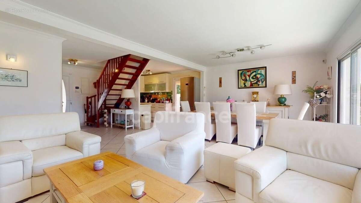 Maison à vendre 5 pièces GAREOULT (83) - photo 29
