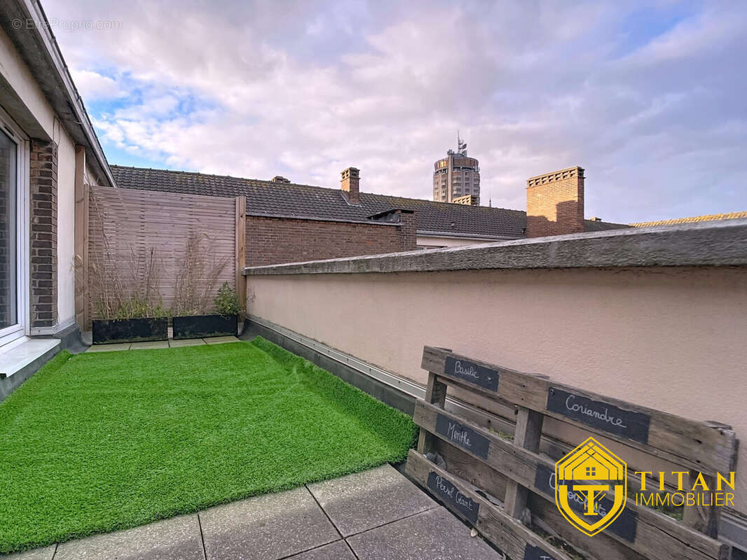 Exclusivité appartement 2 chambres, terrasse 19 m² et place de parking en plein centre de Dunkerque (59140) TITAN-IMMOBILIER  - Appartement à DUNKERQUE