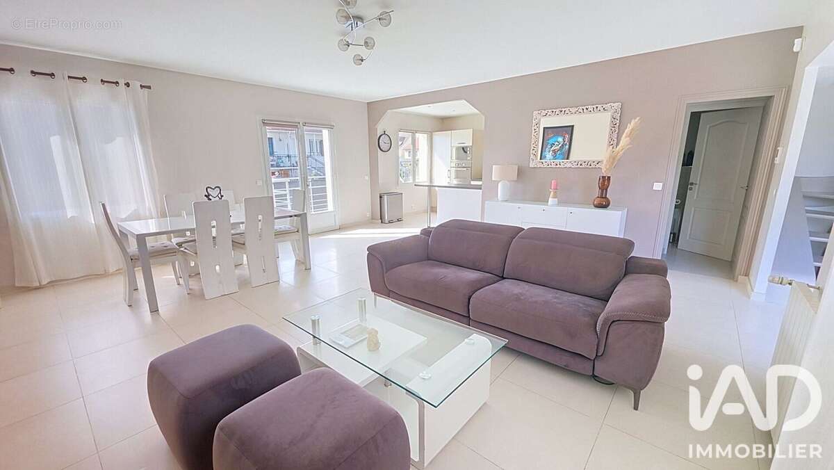 Maison 138 m² à Pontault-Combault  - photo 2