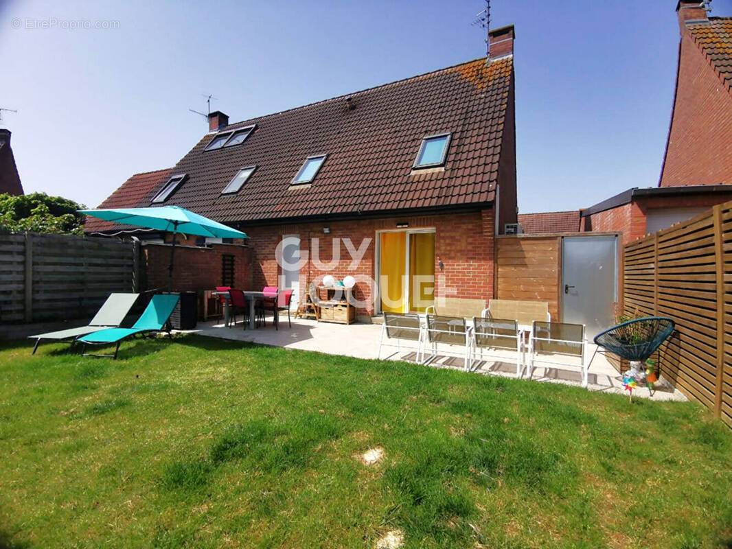 Maison à LA CHAPELLE-D'ARMENTIERES