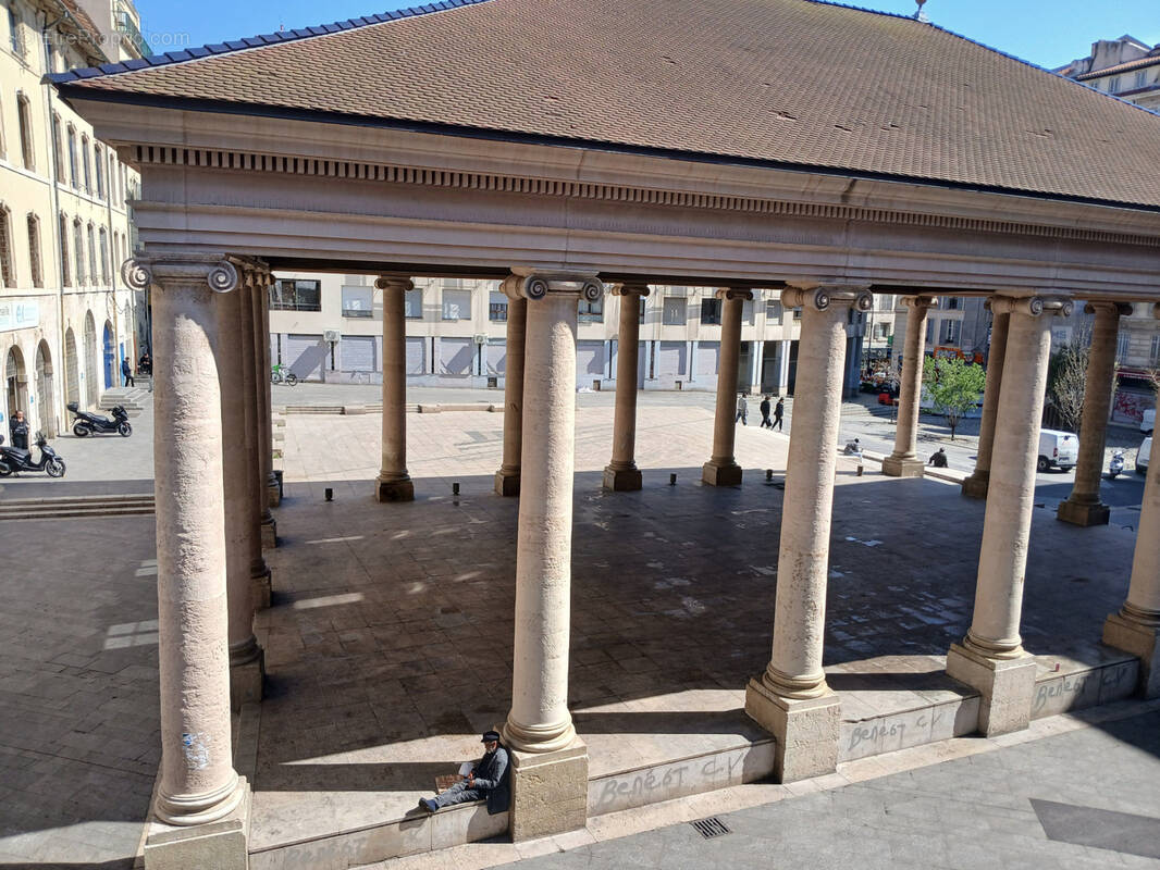 Appartement à MARSEILLE-1E