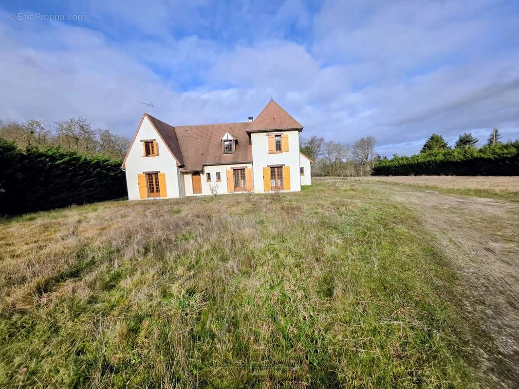 Maison à CONFLANS-SUR-LOING